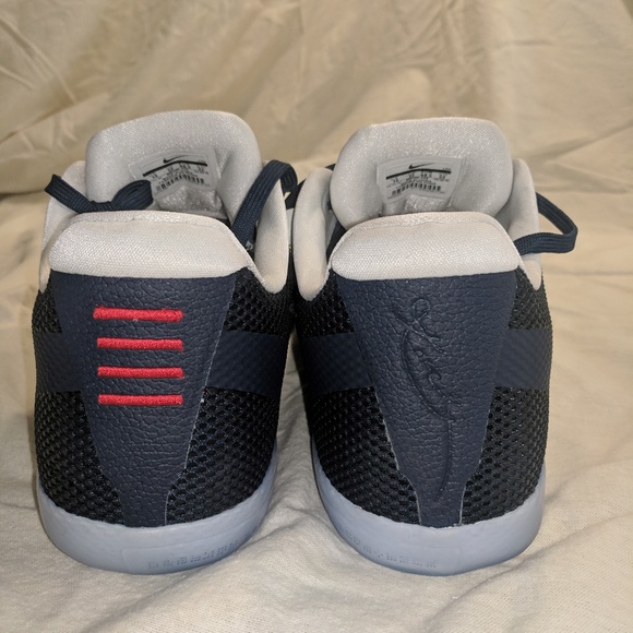 NIKE KOBE MENS BASKETBALL SHOES